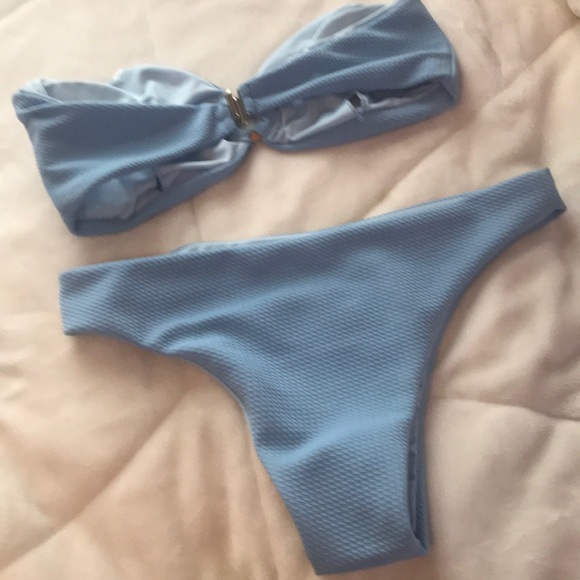 bikini - Picture 2 of 2